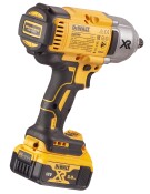 Акумулаторен гайковерт Dewalt DCF899NT + една батерия 18V, 5.0Ah и зарядно