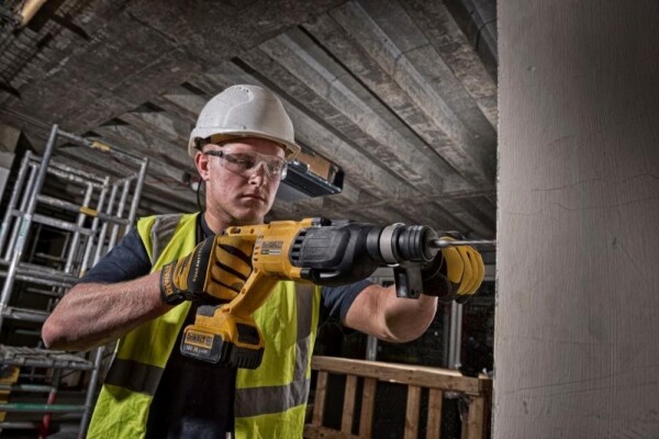 Акумулаторен перфоратор Dewalt DCH133N, 18V (само машина)