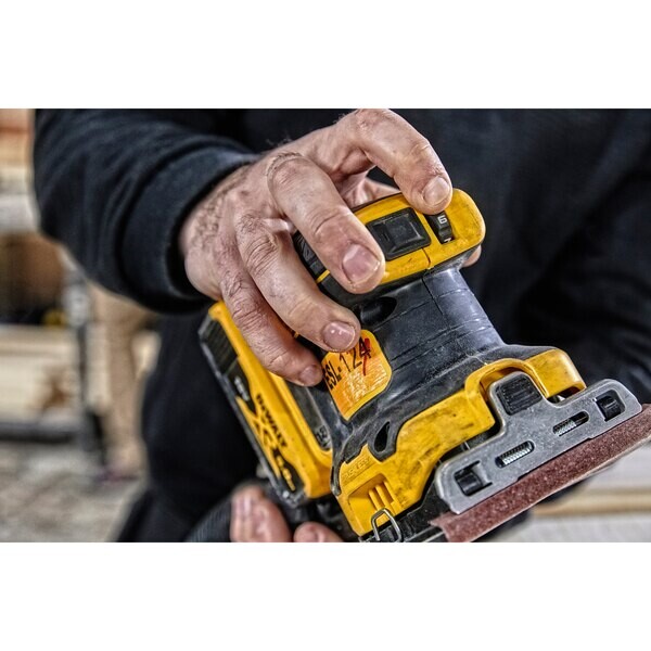 Акумулаторен виброшлайф DeWALT DCW200N, 18V